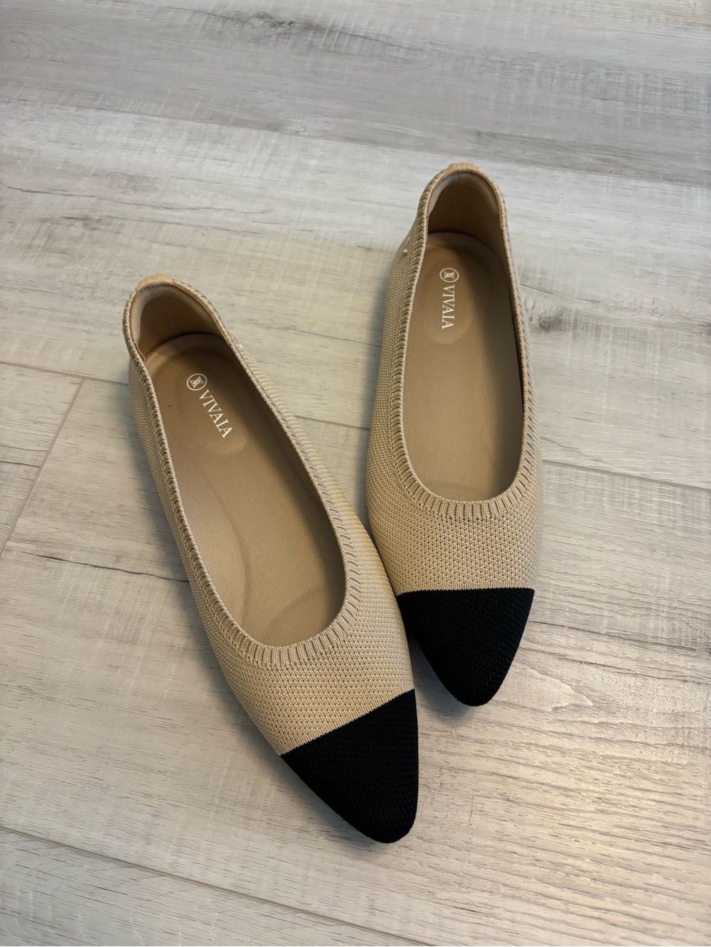 VIVAIA Pointed Toe Knit Flats Beige Black Cap Toe Women’s EU 40 US 9 NWOT